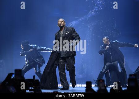 LONDRA, INGHILTERRA - 1 APRILE: Usher (Usher Raymond IV) si esibisce all'O2 Arena di Greenwich il 1° aprile 2025 a Londra, Inghilterra. CAP/Mar ©Mar/Capital Pictures credito: Capital Pictures/Alamy Live News Foto Stock