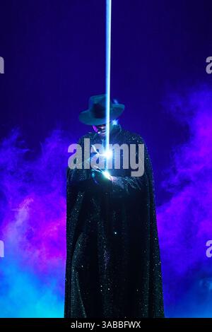 LONDRA, INGHILTERRA - 1 APRILE: Usher (Usher Raymond IV) si esibisce all'O2 Arena di Greenwich il 1° aprile 2025 a Londra, Inghilterra. CAP/Mar ©Mar/Capital Pictures credito: Capital Pictures/Alamy Live News Foto Stock