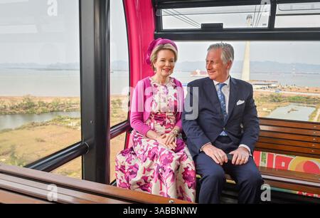 Hai Phong, Vietnam. 2 aprile 2025. Regina Matilde del Belgio e Re Filippo - Filip del Belgio nella foto durante una visita alle PROFONDE zone umide C, durante una visita di Stato in Vietnam, mercoledì 2 aprile 2025 a hai Phong. Il re e la regina sono in visita ufficiale di stato in Vietnam dall'1 al 3 aprile 2025. BELGA PHOTO POOL FREDERIC ANDRIEU credito: Belga News Agency/Alamy Live News Foto Stock