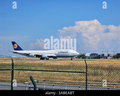 Francoforte, Assia, Germania - 13 agosto 2024: Aeroporto Lufthansa Boeing 747-830 D-ABYG fra Frankfurt Foto Stock