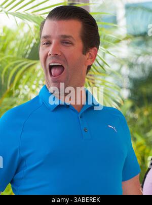 15 marzo 2018 - FILE - la moglie di Donald Trump Jr. Vanessa chiede il divorzio dopo 12 anni di matrimonio. NELLA FOTO: DORAL, FL - 06 MARZO: Il candidato presidenziale repubblicano Donald Trump fa la sua apparizione prima dell'inizio della partita durante la finale dei Campionati mondiali di golf-Cadillac Championship al Trump National Doral Blue Monster Course il 6 marzo 2016 a Doral, Florida... persone: Donald Trump Jr. (Credit Image: © SMG via ZUMA Wire) Foto Stock