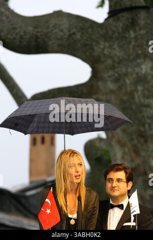 21 maggio 2007 - Istanbul, Turchia - la tennista russa MARIA SHARAPOVA parla durante la cerimonia di apertura del torneo di tennis WTA Istanbul Cup presso il palazzo topkapi dell'era ottomana a Istanbul, Turchia. (Immagine di credito: © Kursad Bayhan/Kursat Bayhan/ZUMA Press) Foto Stock