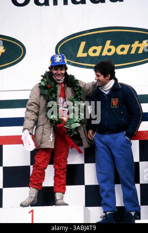 8 ottobre 1978 - Montreal, CANADA - GILLES VILLENEUVE (CDN) Ferrari (sinistra) celebra la sua prima vittoria sul podio con Jody Scheckter (RSA) Wolf (destra). Saranno compagni di squadra Ferrari per la stagione successiva durante il Gran Premio del Canada, Rd 16, Montreal, Canada, 8 ottobre 1978. (Immagine di credito: © Sutton Motorsports/ZUMA Press) RESTRIZIONI: SOLO DIRITTI del Nord e del Sud America! Foto Stock