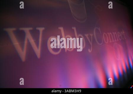 4 ottobre 2007 - Laguna Beach, CALIFORNIA, USA - Webby Connect sullo sfondo del palcoscenico. (Immagine di credito: © Tim Wagner/ZUMA Press) Foto Stock