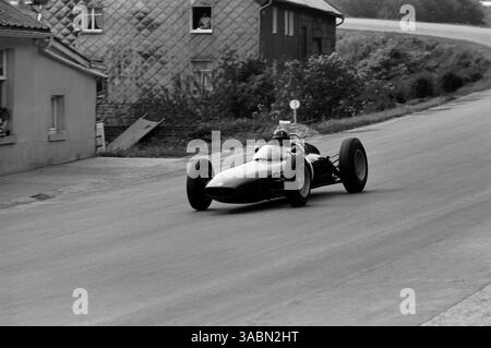 Graham Hill (GBR) BRM P57 finì secondo nonostante soffrisse un'accensione irregolare per la maggior parte della gara...Gran Premio del Belgio, Spa-Francorchamps, 17 giugno 1962. (Immagine di credito: ©Sutton Motorsports/ZUMA Press) Foto Stock