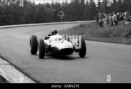 Graham Hill (GBR) BRM P57 si è ritirato poco dopo la metà della distanza a causa di un guasto al cambio...Gran Premio del Belgio, Spa-Francorchamps, 9 giugno 1963. (Immagine di credito: ©Sutton Motorsports/ZUMA Press) Foto Stock