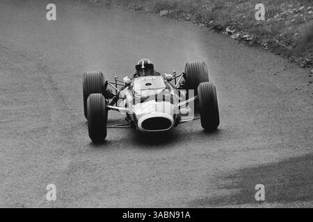 Graham Hill (GBR) BRM P261 ha concluso quarto... Gran Premio di Germania, Nurburgring, 7 agosto 1966. (Immagine di credito: ©Sutton Motorsports/ZUMA Press) Foto Stock