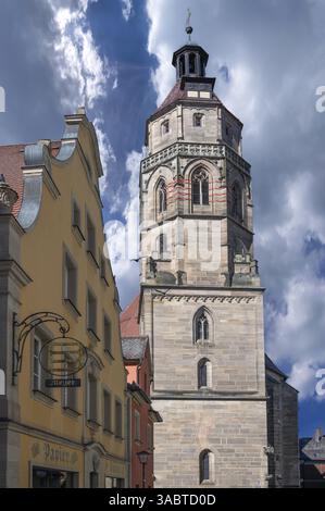 Torre della chiesa parrocchiale di Sant'Andrea, Martin-Lutero-Platz 11, Weissenburg, Franconia media, Baviera, Germania, Europa Foto Stock