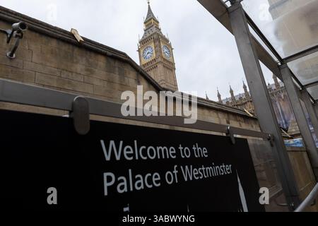 Benvenuto al cartello del Palazzo di Westminster all'interno dell'edificio del Parlamento del Regno Unito, con la scritta BG Ben (St Stephen's Tower). Foto Stock