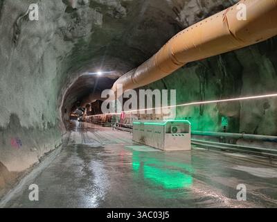 Francia Savoie Maurienne Haute-Maurienne Modane : visite du tunnel du chantier Lione-Torino, caisson de survie Foto Stock