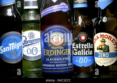 Birre senza alcol in bottiglia Foto Stock