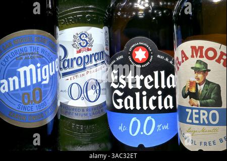 Birre senza alcol in bottiglia Foto Stock