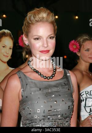 07 gennaio 2008 - Westwood, California, USA - l'attrice KATHERINE HEIGL arriva alla prima mondiale '27 Dresses' tenutasi al Mann Village Theatre. (Immagine di credito: ? Darby Shaw/ZUMA Press) Foto Stock