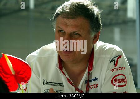 Norbert Kreyer (GER) Toyota Senior General Manager of Race and test Engineering. Campionato del mondo di Formula uno, Rd5, Gran Premio di Spagna, Barcellona, Spagna, 2 maggio 2003..IMMAGINE DIGITALE (immagine di credito: ©Sutton Motorsports/ZUMA Press) Foto Stock