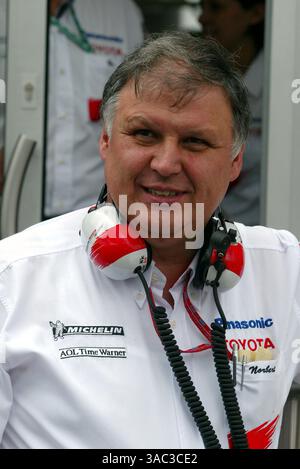 Norbert Kreyer (GER) Toyota Senior General Manager of Race and test Engineering. Formula 1 World Championship, Rd9, European Grand Prix, Nurburgring, Germania, 27 giugno 2003..IMMAGINE DIGITALE (immagine di credito: ©Sutton Motorsports/ZUMA Press) Foto Stock