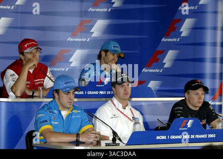 Conferenza stampa FIA (da Back Row (da L a R)): Olivier Panis (fra) Toyota; Jarno Trulli (ITA) Renault; Fernando Alonso (ESP) Renault; Ralf Schumacher (GER) Williams; Kimi Raikkonen (fin) McLaren. . Campionato del mondo di Formula uno, RD10, Gran Premio di Francia, preparativi, Magny-Cours, Francia, 3 luglio 2003..IMMAGINE DIGITALE (immagine di credito: ©Sutton Motorsports/ZUMA Press) Foto Stock