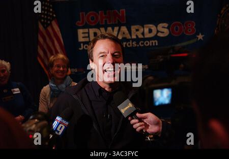 8 dicembre 2007, campagna presidenziale democratica del New Hampshire fiduciosa ex senatore degli Stati Uniti John Edwards (D-NC) nel New Hampshire (immagine di credito: Foto Stock