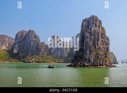 La Baia di Ha Long, Vietnam Foto Stock