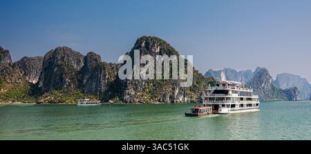La Baia di Ha Long, Vietnam Foto Stock