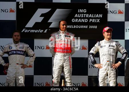 Il podio (da L a R): Nick Heidfeld (GER) BMW Sauber F1, secondo; Lewis Hamilton (GBR) McLaren, vincitore della gara; Nico Rosberg (GER) Williams, terzo...Gran Premio d'Australia, Rd 1, gara, Albert Park, Melbourne, Australia, domenica 16 marzo 2008. Foto Stock