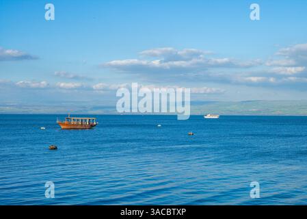 Barca sul mare di Galilea, lago Tiberiade, Kinneret, in Israele Foto Stock
