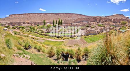 Caspana villaggio cileno nella gola scolpita dal fiume situato nel deserto cileno di Atacama Foto Stock