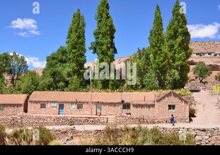 Caspana villaggio cileno nella gola scolpita dal fiume situato nel deserto cileno di Atacama Foto Stock