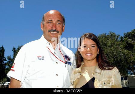 Da L a R): Il proprietario del team Bobby Rahal (USA) supporterà Danica Patrick (USA) nella serie Toyota Atlantic 2003 con il proprio team..CART FedEx Championship Series, Bridgestone Grand Prix of Monterey con la Shell 300, Laguna Seca, USA, 9 giugno 2002..IMMAGINE DIGITALE. (Immagine di credito: ©Sutton Motorsports/ZUMA Press) Foto Stock