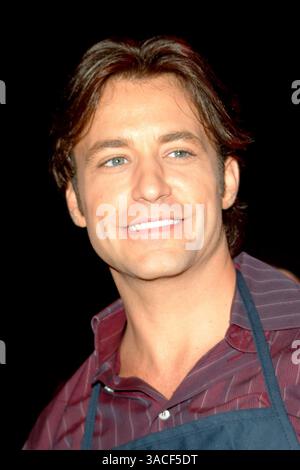 13 marzo 2004 - Hollywood, California, USA - Ty Treadway all'Help 'Uncork A Wish' all'undicesima edizione di degustazione e asta di vini alla Barker Hanger di Santa Monica. Foto Stock