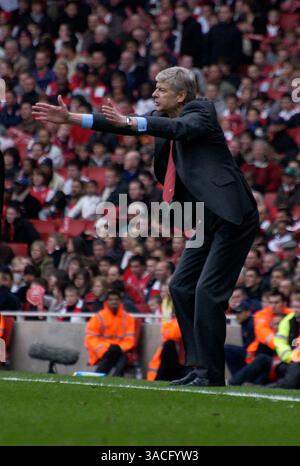 5 aprile 2008 - Londra, Inghilterra, Regno Unito - Arsenal Manager ARSENE WENGER durante la partita di Premier League del Barclay tra Arsenal e Liverpool all'Emirates Stadium di Londra. Liverpool pareggiò l'Arsenal 1-1. (Immagine di credito: © Stuart Crump/Cal Sport Media/ZUMA Press) Foto Stock