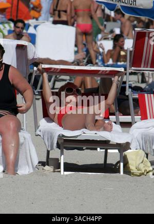 31 2007 dicembre, Miami, Florida attrice Elisha Cuthbert a South Beach a Miami, Florida (immagine di credito: Foto Stock