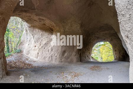 Immagine panoramica delle grotte vicino a Brohl, Eifel, Renania-Palatinato, Germania Foto Stock