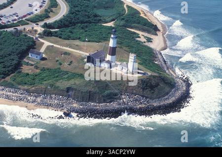 5 agosto 1985 - New York, NY, USA - Montauk si trova nella contea di Suffolk, New York, sulla South Shore di Long Island e a circa duecento miglia dalla grande metropoli, Manhattan. Montauk (412'18N, 7157'2W) si trova all'interno della Greater Town di East Hampton. NELLA FOTO: Veduta aerea di MONTAUK PT. LIGHTHOUSE (Credit Image: © Mario Ruiz/ZUMA Press) RESTRIZIONI: FILE: Esattamente Data anno sconosciuto Foto Stock