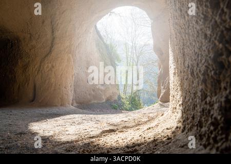 Immagine panoramica delle grotte vicino a Brohl, Eifel, Renania-Palatinato, Germania Foto Stock