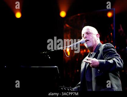 11 novembre 2007 - Oakland, California, USA - Billy Joel durante il suo concerto alla Oracle Arena di Oakland, California, sabato sera 10 novembre 2007. (Immagine di credito: © Ray Chavez/The Oakland Tribune/ZUMA Press) Foto Stock