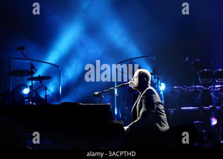 11 novembre 2007 - Oakland, California, USA - Billy Joel durante il suo concerto alla Oracle Arena di Oakland, California, sabato sera 10 novembre 2007. (Immagine di credito: © Ray Chavez/The Oakland Tribune/ZUMA Press) Foto Stock