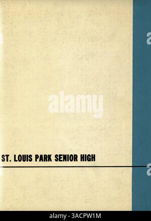 L'Echowan Yearbook 1957 della St. Louis Park High School mette in evidenza gli studenti, gli insegnanti, l'atletica, i club e gli eventi scolastici significativi dell'anno 1957-1958. Foto Stock