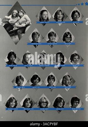 L'annuario annuale Folwell Falcon del 1982 documenta i risultati degli studenti, i contributi dei docenti e gli eventi principali dell'anno scolastico 1981-1982 al Folwell Jr. High. Foto Stock