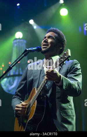 17 novembre 2007 - Oakland, California, Stati Uniti - BEN HARPER & THE INNOCENT CRIMINALS suonano uno spettacolo tutto esaurito al Paramount Theater di Oakland. (Immagine di credito: © Jerome Brunet/ZUMA Press) Foto Stock