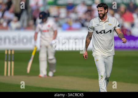 Chelmsford, Regno Unito. 4 aprile 2025. Ambassador Cruise Line Ground, Chelmsford 04 aprile 2025 Jordan Clark ( 16 Surrey County Cricket Club ) durante il primo giorno della partita del campionato della contea di Rothesay tra Essex County Cricket Club e Surrey County Cricket Club presso Ambassador Cruise Line Ground a Chelmsford, Inghilterra (Keeran Marquis/SPP) credito: SPP Sport Press Photo. /Alamy Live News Foto Stock