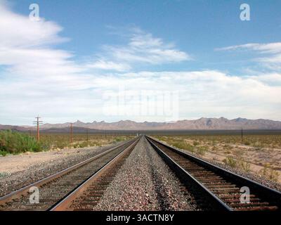 binario doppio nel traffico ferroviario, binari per la mobilità su rotaia doppio binario nel traffico ferroviario Foto Stock