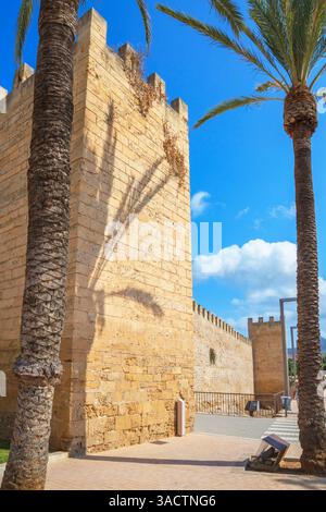 Mura medievali, Alcudia, Maiorca, Isole Baleari, Spagna Foto Stock