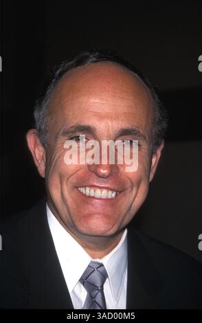 26 giugno 2000; New York, NY, Stati Uniti; il sindaco di New York, RUDY GIULIANI, al Congress of Racial Equality Dinner. (Immagine di credito: Nancy Kaszerman/ZUMAPRESS.com) Foto Stock