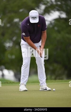 Doral, Stati Uniti. 4 aprile 2025. Jon Rahm, Capitano della Legione XIII putt durante il giorno 1 del LIV Golf Invitational 2025 - Miami al Trump National Golf Course il 4 aprile 2025 a Doral, Florida. (Foto di JC Ruiz/Sipa USA) credito: SIPA USA/Alamy Live News Foto Stock