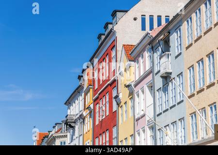 La famosa zona di Nyhavn nella parte storica della città di Copenaghen, Danimarca Foto Stock