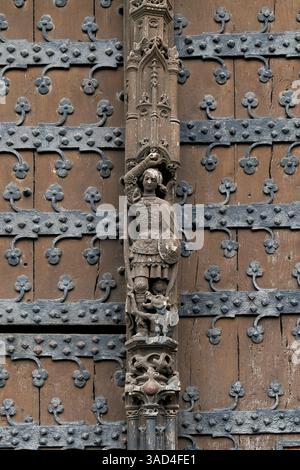 Bruxelles, Belgio. Area del centro citta', Grand Place, il punto di riferimento piu' importante di Bruxelles, con edifici dorati risalenti al XVII secolo. UNESCO Foto Stock