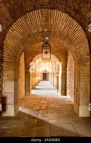 Castello di Montjuic vecchia fortezza militare sul Monte Montjuic che si affaccia sulla città, Barcellona, Spagna. Foto Stock