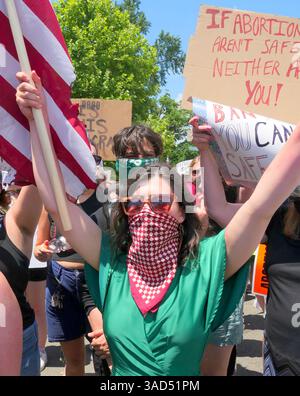 Roe contro Wade è stato rovesciato il 25 giugno 2022. I manifestanti sono arrivati a Washington DC alla Corte Suprema Foto Stock