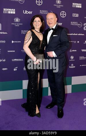 Kai Wegner mit Partnerin Katharina Günther-Wünsch beim 72. Bundespresseball 2025 all'Hotel Adlon Kempinski. Berlino, 04.04.2025 *** Kai Wegner con la partner Katharina Günther Wünsch al 72 Federal Press Ball 2025 dell'Hotel Adlon Kempinski Berlin, 04 04 2025 foto:XJ.xMWx/xFuturexImagex bundespresseball 5420 Foto Stock