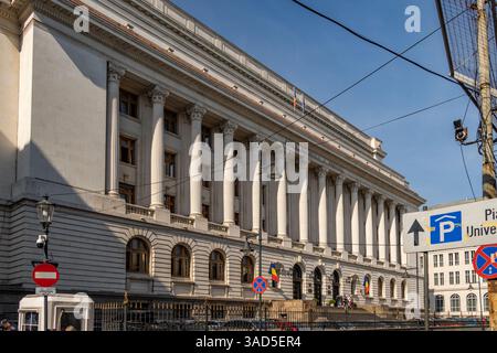 Bucarest. Romania - facciata del Museo della Banca Nazionale di Romania, 135 anni dalla fondazione della banca centrale. Foto Stock
